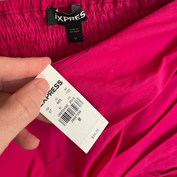 NWT bright pink Express off-the-shoulder top - Picture 2 of 3